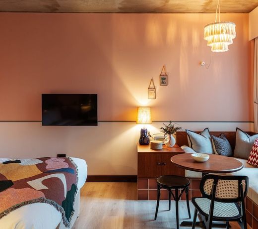 room2 Chiswick Hometel