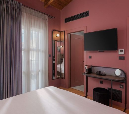 NAIADES the residence ioannina castle