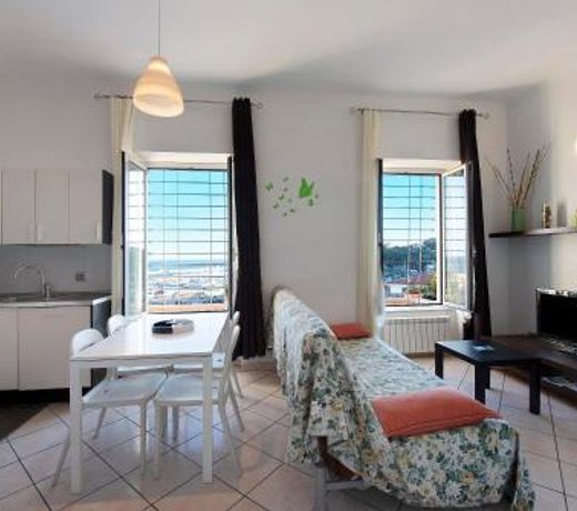 Trilocale in villa vista mare Apt 1