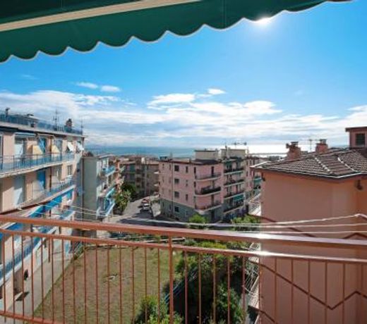 Bilocale Corosu con 2 balconi