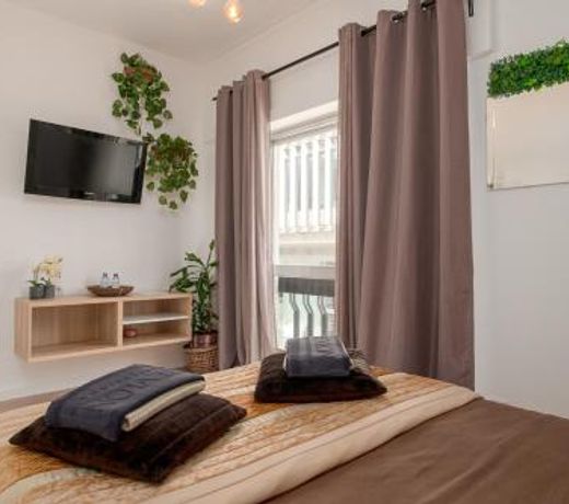Avenue View Rooms