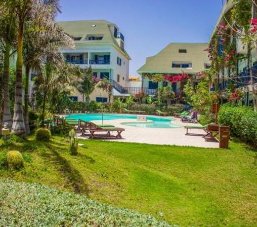 Leme Bedje - Pool, WiFi & Beachfront