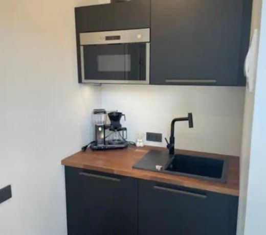 Modern accommodation close to lake and nature