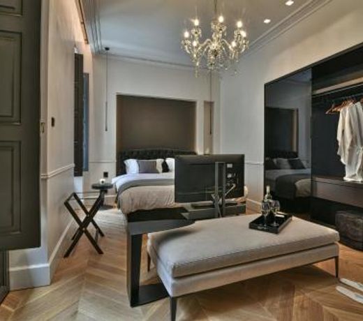 Nikiou Suites Luxury Residence