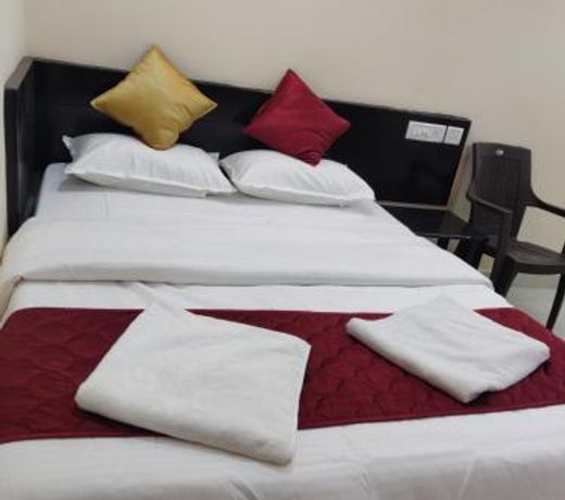 SRI VIGNESH RESIDENCY