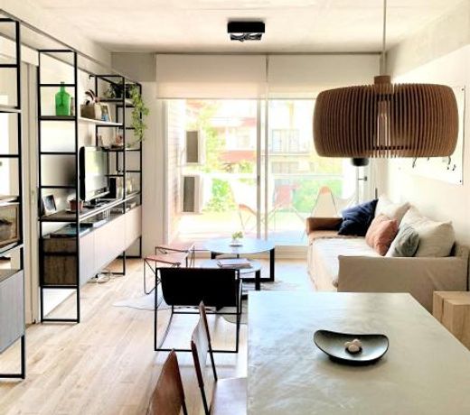 Stylish Apartment by River with Pool & Grill