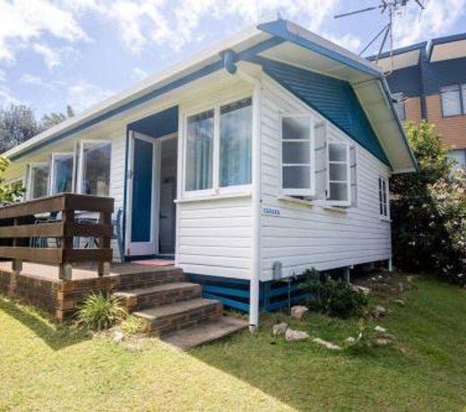 Cabana - Original Straddie Beach Shack