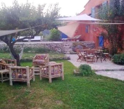 Villa de 3 chambres avec piscine privee jardin amenage et wifi a Vauvenargues