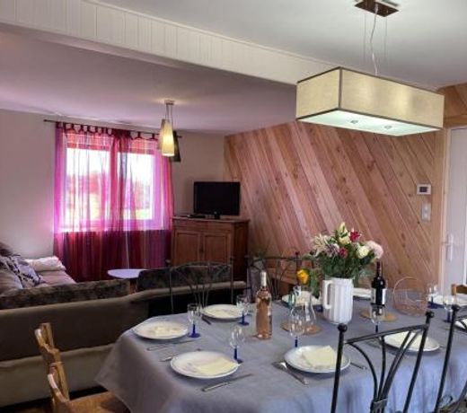 GÃ®te Pierrefitte-sur-Loire, 5 piÃ¨ces, 9 personnes - FR-1-489-334