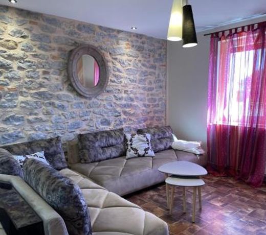 GÃ®te Pierrefitte-sur-Loire, 5 piÃ¨ces, 9 personnes - FR-1-489-334