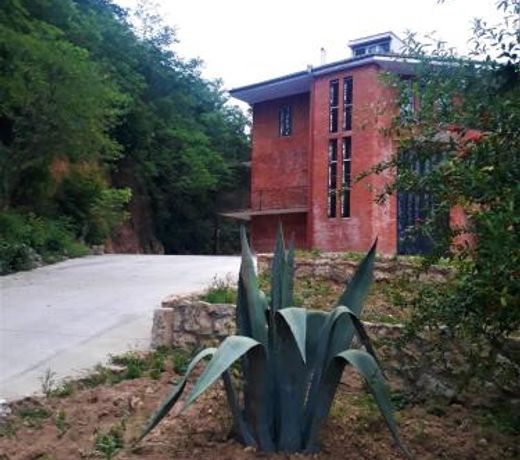 Mango's Guesthouse