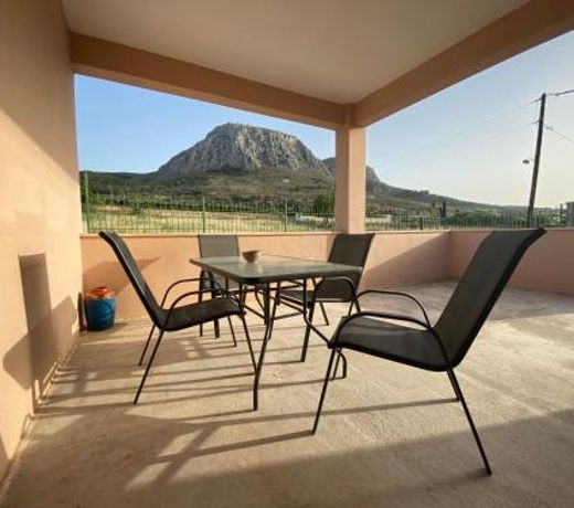 Acrocorinthos House