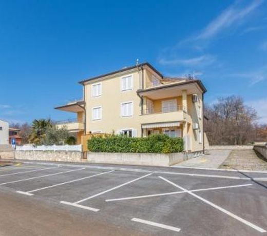 Apartment Mirjana in Karigador