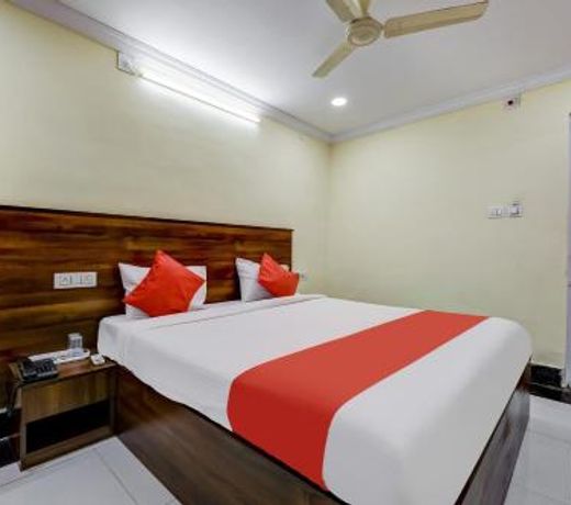 Collection O 82449 Hotel Srinivasa Residency