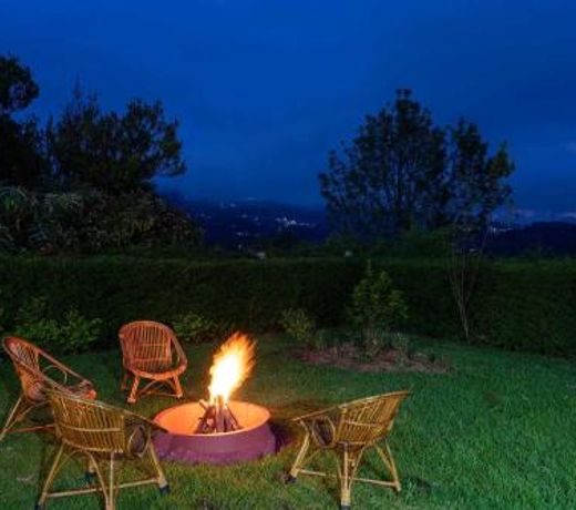 StayVista at Casa Pinnacle