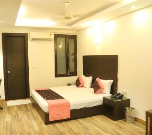HOTEL RAJMAHAL INN