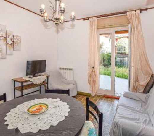 Amazing apartment in Chatillon with WiFi and 2 Bedrooms
