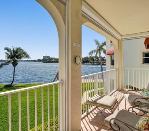 Fort Lauderdale Yacht and Beach Club 209