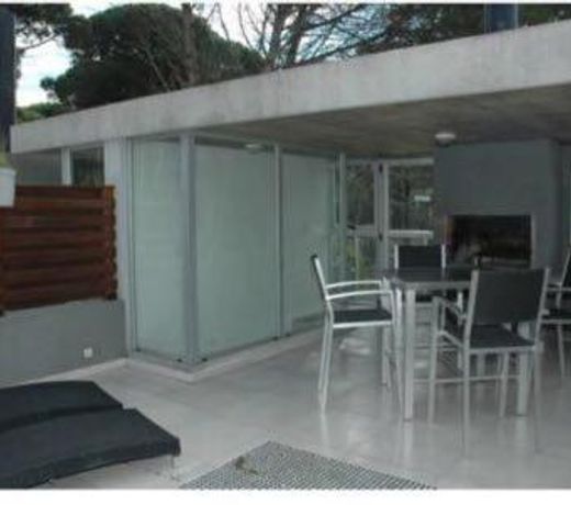 Arenas Calidas Carilo