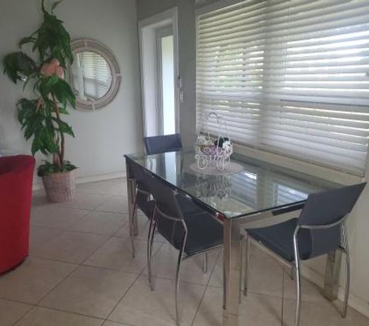 Beach Resort Villa - beautiful updated