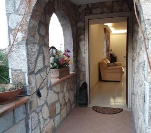 La casa tra gli ulivi di Fonte Nuova 2