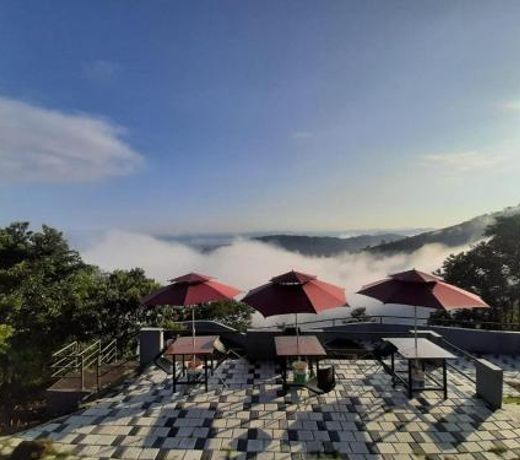Lemongrass Hill Eco-Retreat