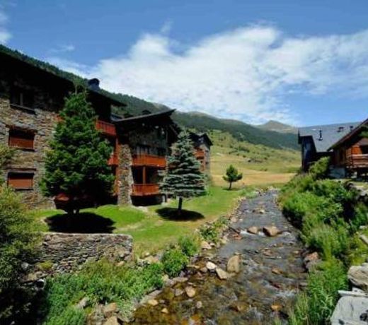 Preciosa Pleta en la Vall dâIncles HUT 7960