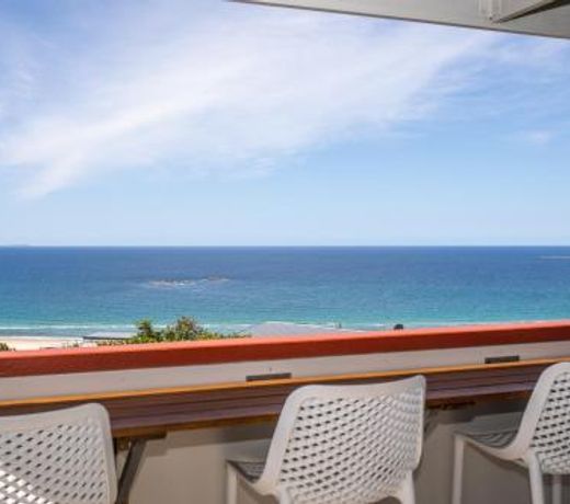 BEST OCEAN VIEWS ON STRADDIE + SUNSET DECK
