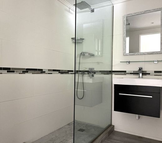 Rockley Golf 810 is a 2 bedroom, 2 Bathroom 1st floor Apartment with pool
