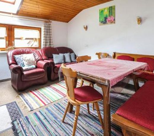 Beautiful home in Hart im Zillertal with WiFi and 5 Bedrooms