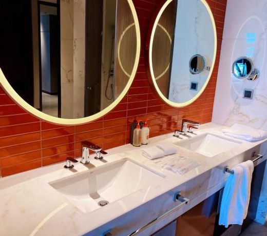 Crowne Plaza Qingdao Jinshui, an IHG Hotel