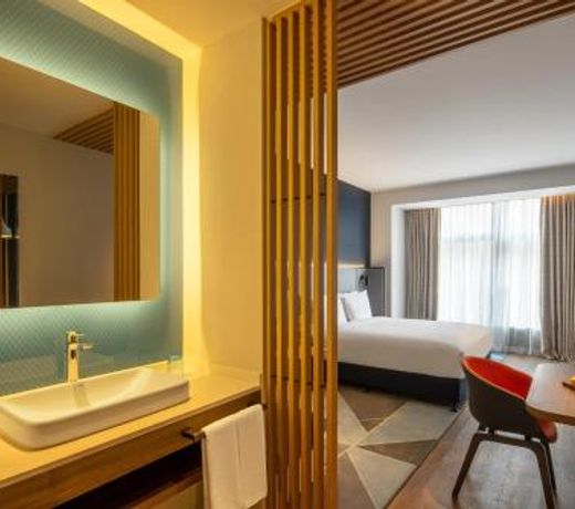 Holiday Inn Express Qingdao Jinshui, an IHG Hotel