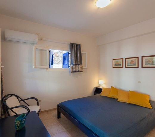 Thanos Luxury Apartment in Spetses