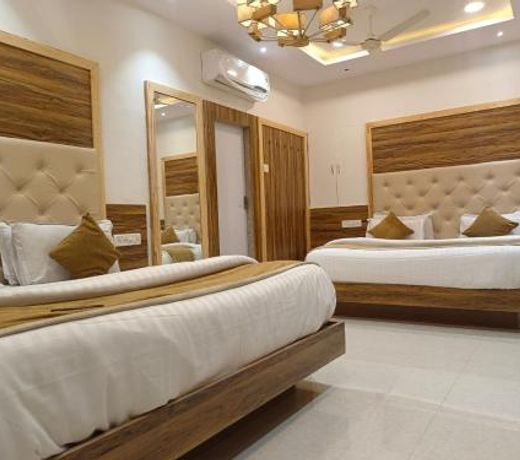 HOTEL GOLDEN VEENA- MOUNT ABU- 1 km FROM NAKKI LAKE