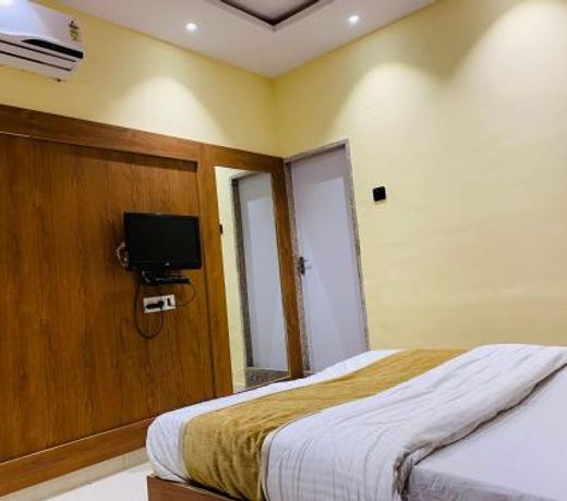 HOTEL GOLDEN VEENA- MOUNT ABU- 1 km FROM NAKKI LAKE