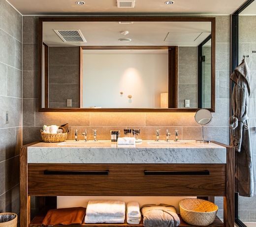 One Suite THE GRAND