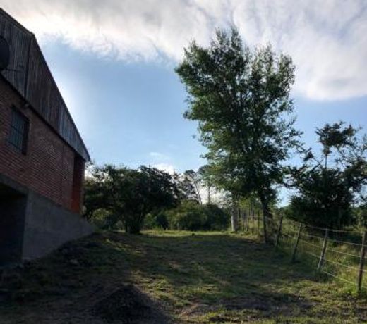 CABAÃAS FENIX con Splits frÃ­o-calor, Wi-Fi, Smart TV y ARROYO AL PIE DEL TERRENO reservar con anticipaciÃ³n