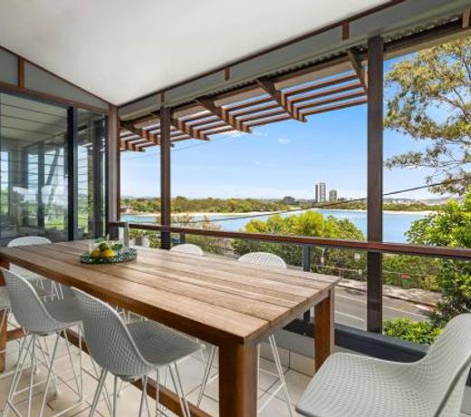 Currumbin Beachfront Haven