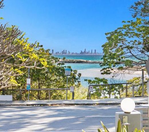 Currumbin Beachfront Haven