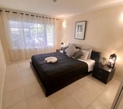 Central & Spacious Fully Renovated 2 Bedroom Apt