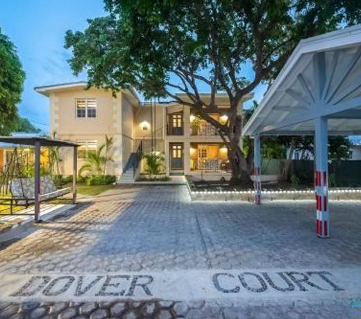 Dover Court Apartments - Steps to St Lawrence Gap