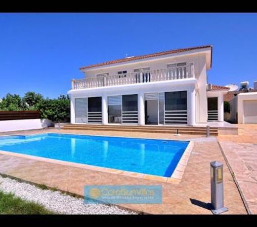 Villa 200m To The Coral Bay Strip, Large Pool