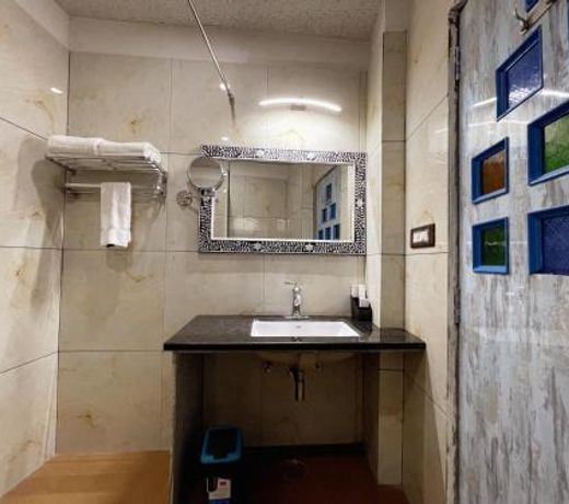 AAJ HAVELI - Lake Facing Boutique Hotel