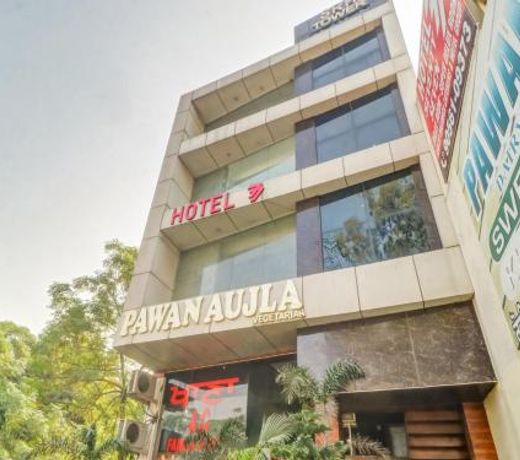 OYO Townhouse 687 Hotel 77