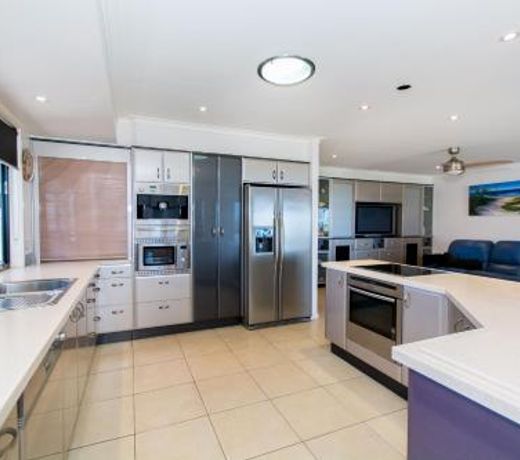 Magical holiday home - Welsby Pde, Bongaree
