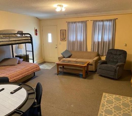 Lodge 545 Complete Large brick house fully furnished