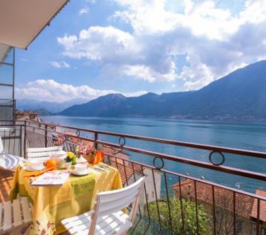 Bella Lake View