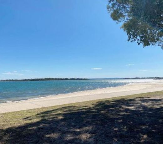Dolphin View on South Esplanade