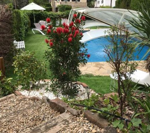 Casa familiar con piscina