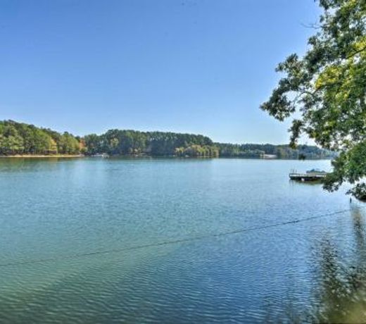 Lake Hartwell Home with Dock Less Than 10 Miles to Clemson!